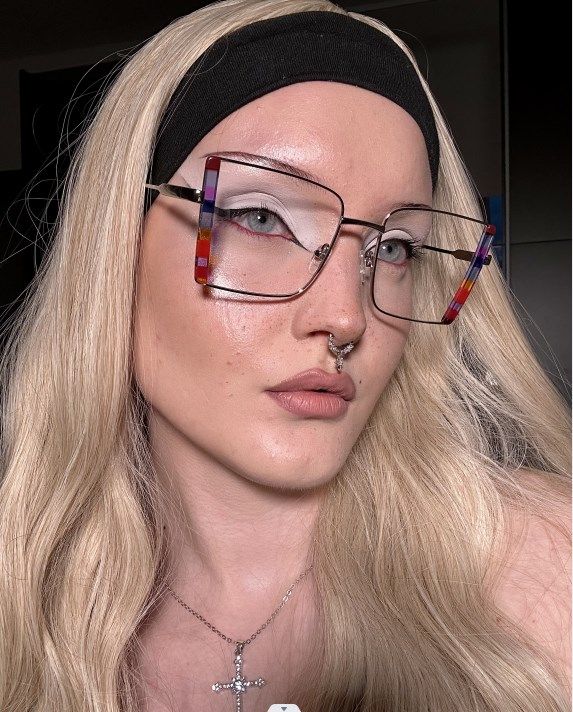 Vooglam review from anemariemua: Great customer service