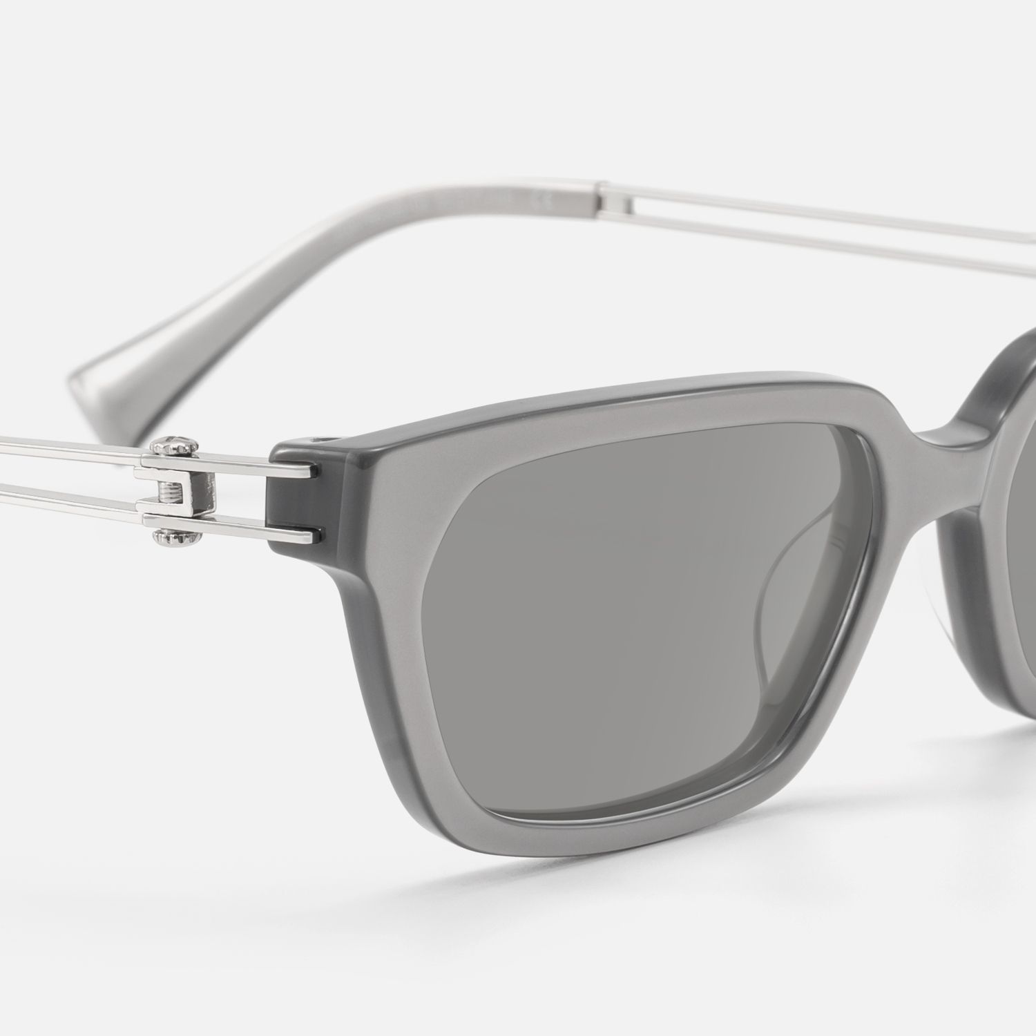 Scarpa - Pearlescent Silver Double Wire Sunglasses | Vooglam Design Details