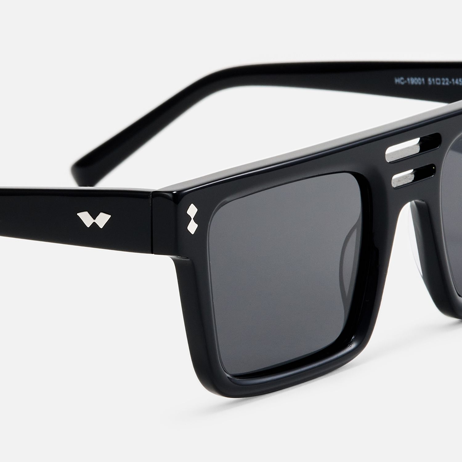 Ryan - Black Rectangle Triple Bridge Aviators | Vooglam Design Details