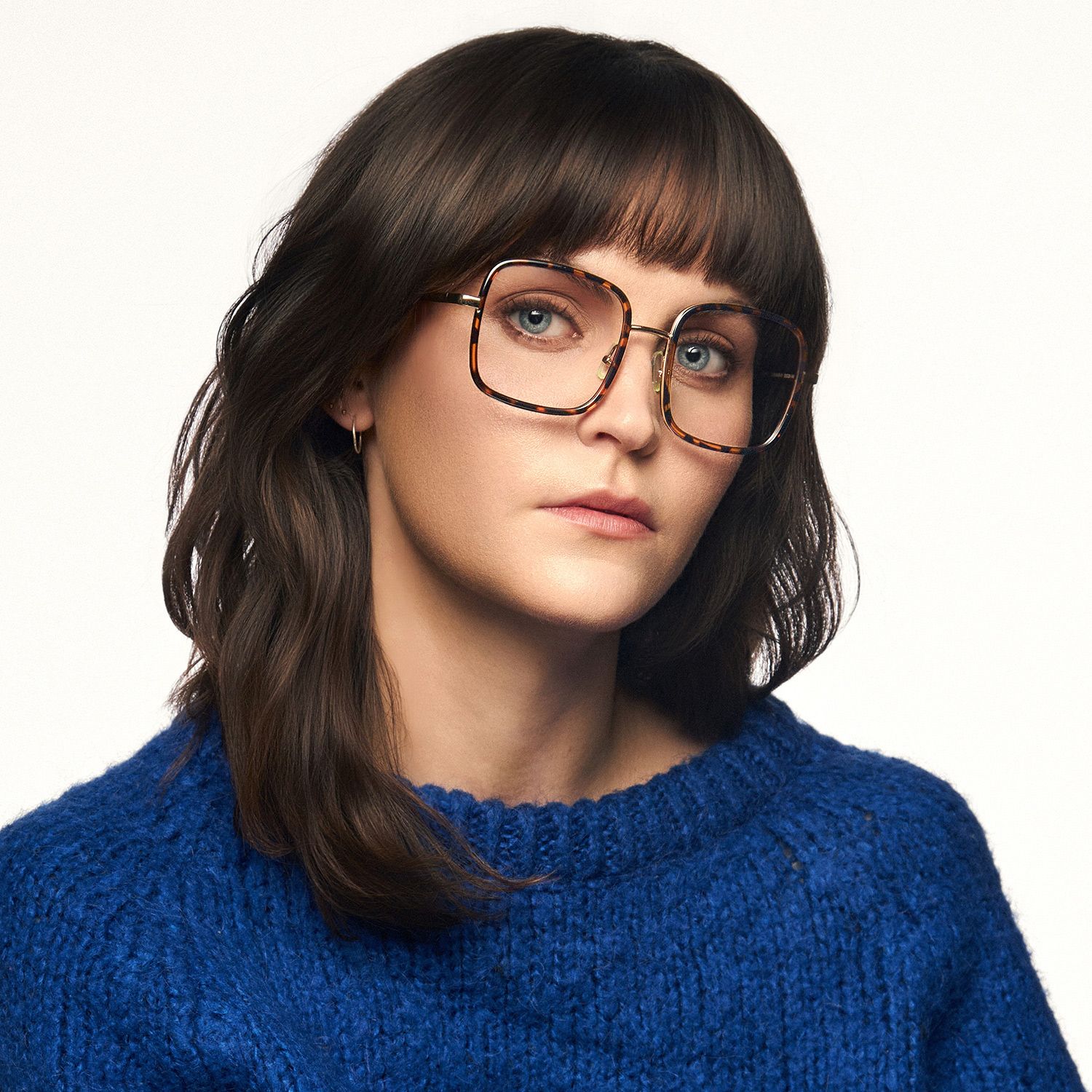 model wearing Jace - Retro Tortoise Shell Glasses Gold Temples 1