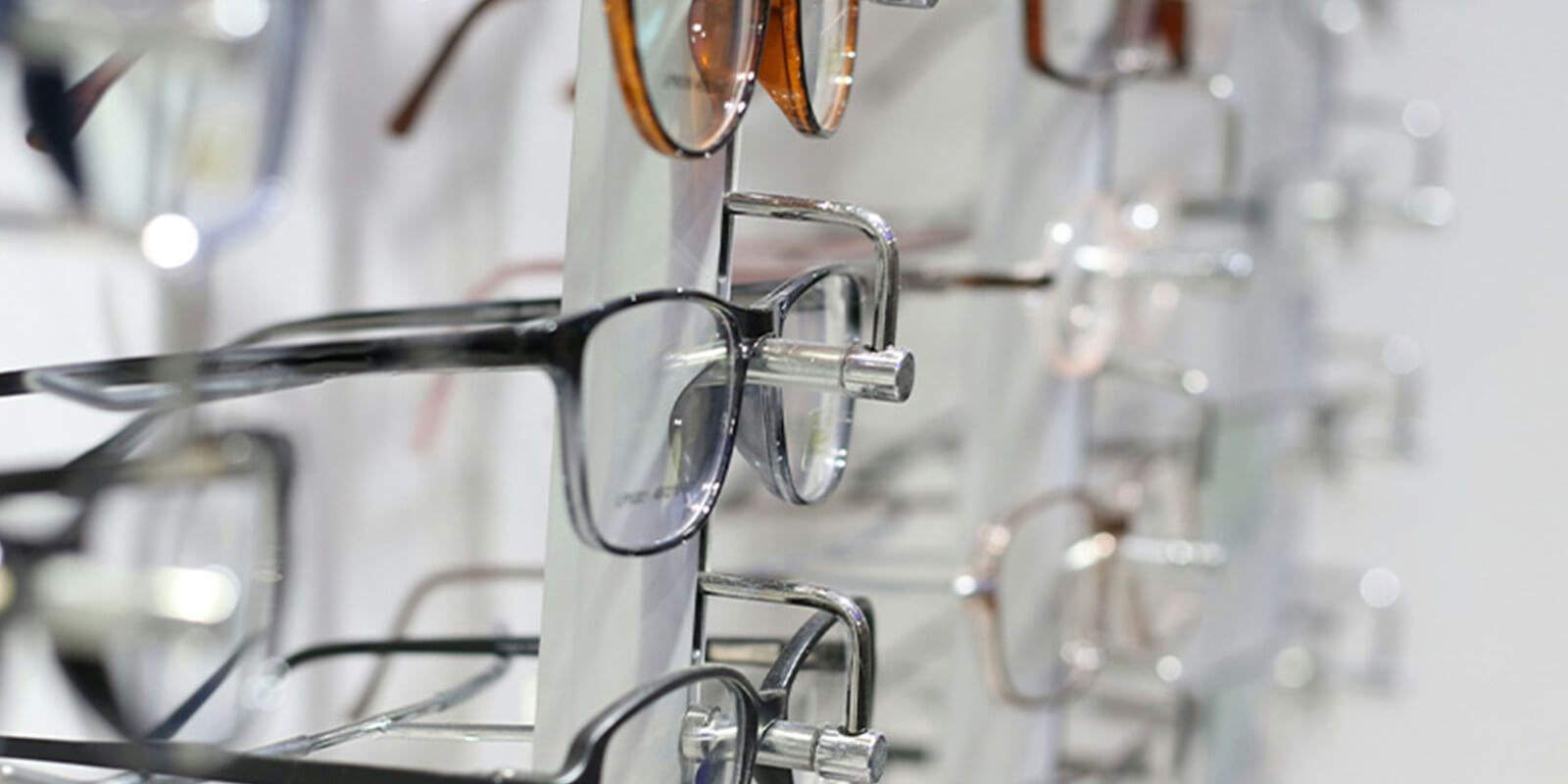 Glasses merchandise shelf