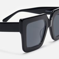 Charisse - Square Black Sunglasses | Vooglam Design Details