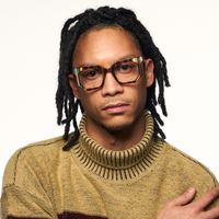 Abetzi - Rectangle Brown Eyeglasses | Vooglam On Model 1