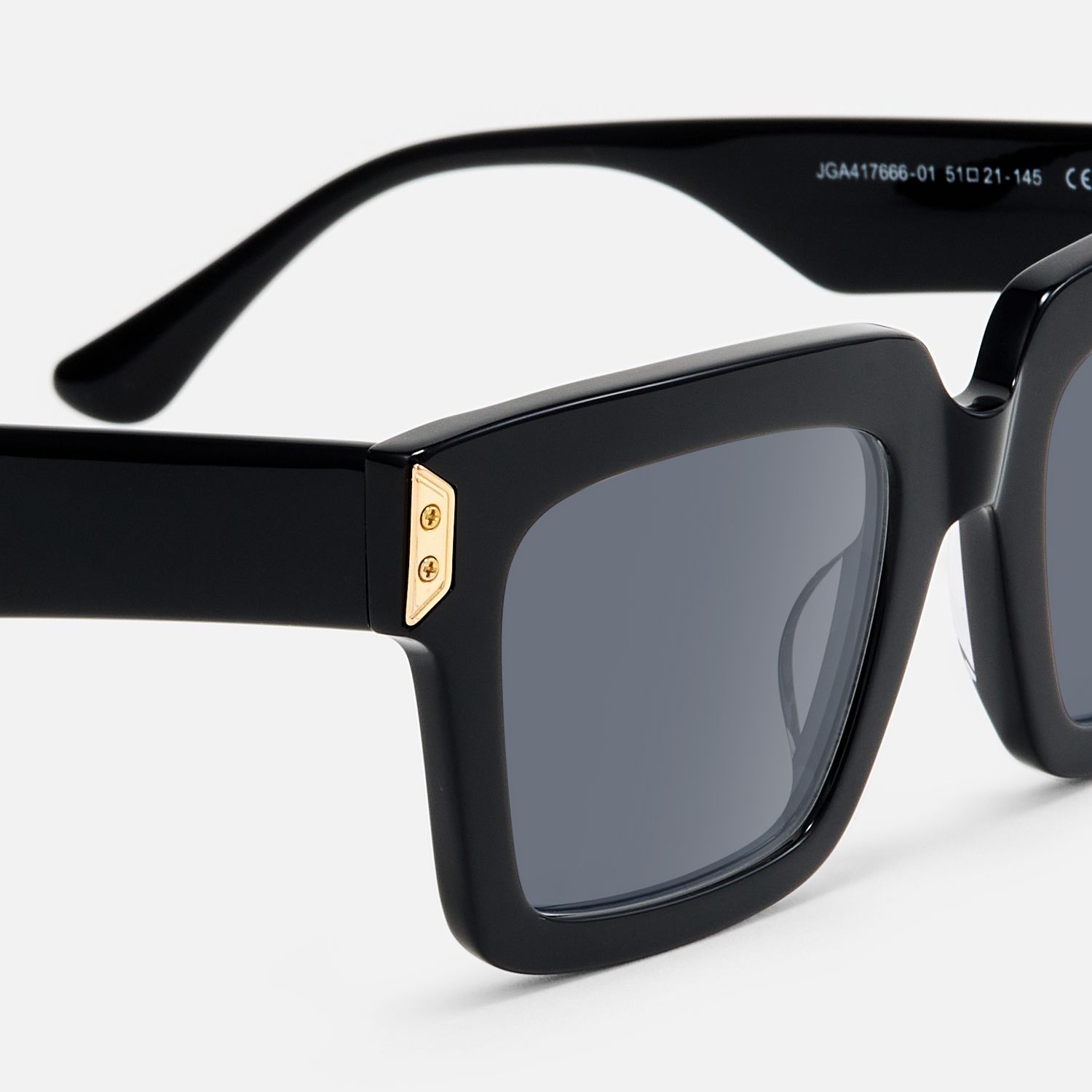 Daiane - Square Black Sunglasses product detail 4