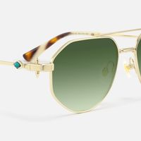 Aegis - Green Gradient Aviator Sunglasses | Vooglam Design Details