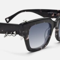 Sabrina - Rectangle Tortoise Sunglasses | Vooglam Design Details