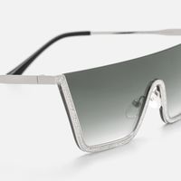 Lael - Cat Eye Black Sunglasses | Vooglam Design Details