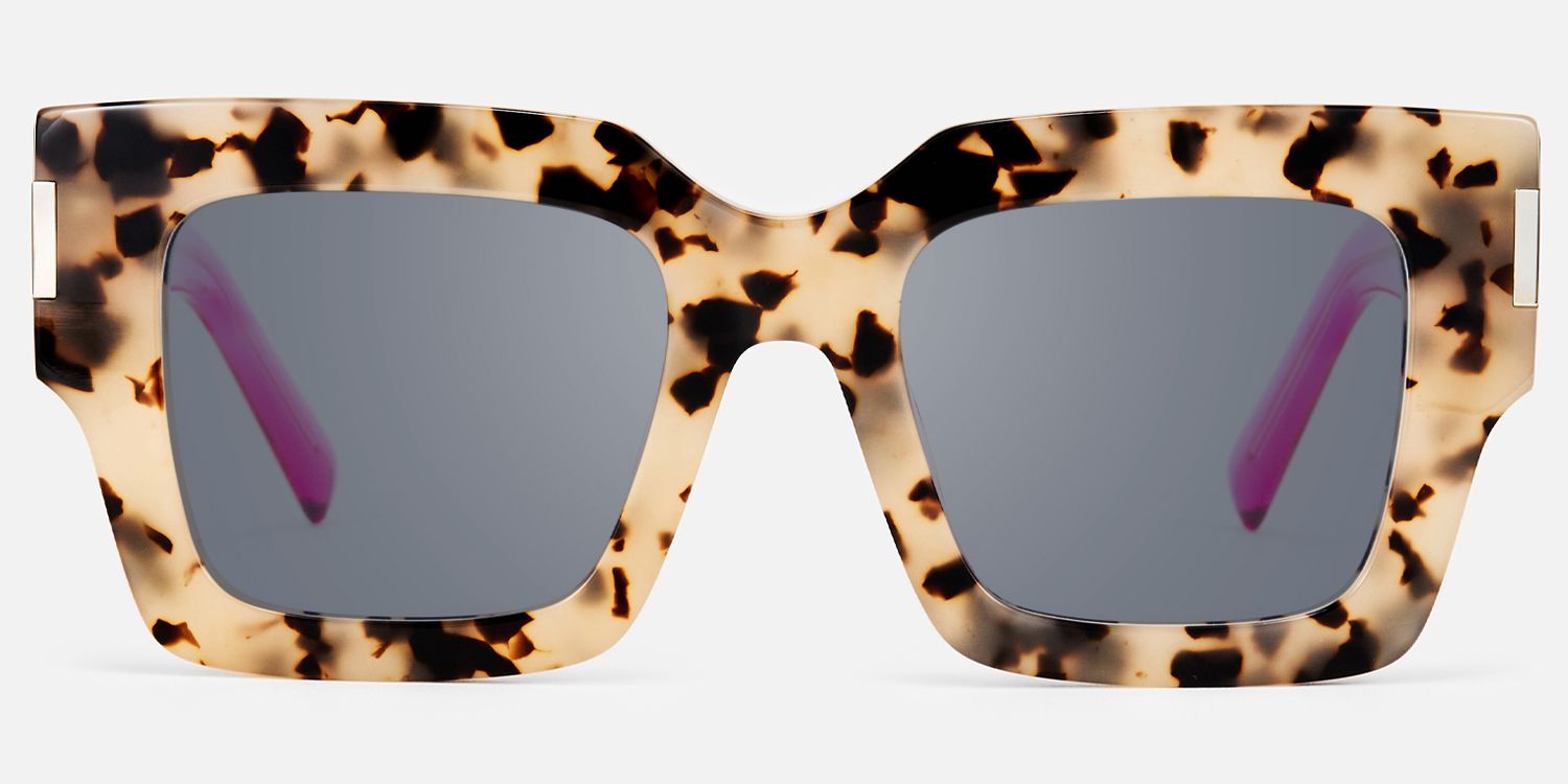 Vaeda - Square Tortoise Sunglasses product detail 2