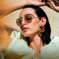 Joni - Aviator Gold Sunglasses | Vooglam On Model