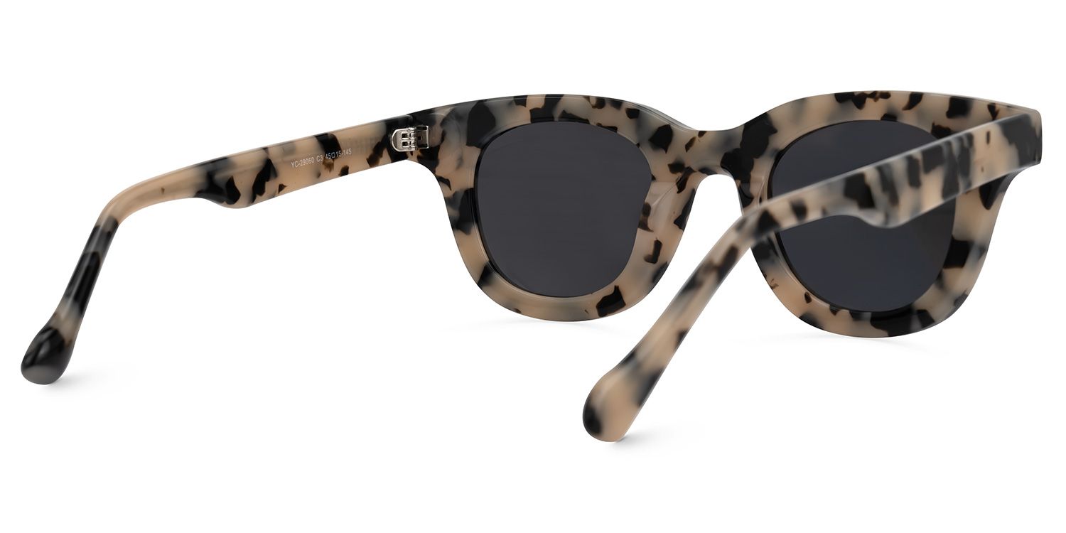Dehateh - Round Tortoise Sunglasses | Vooglam Side View