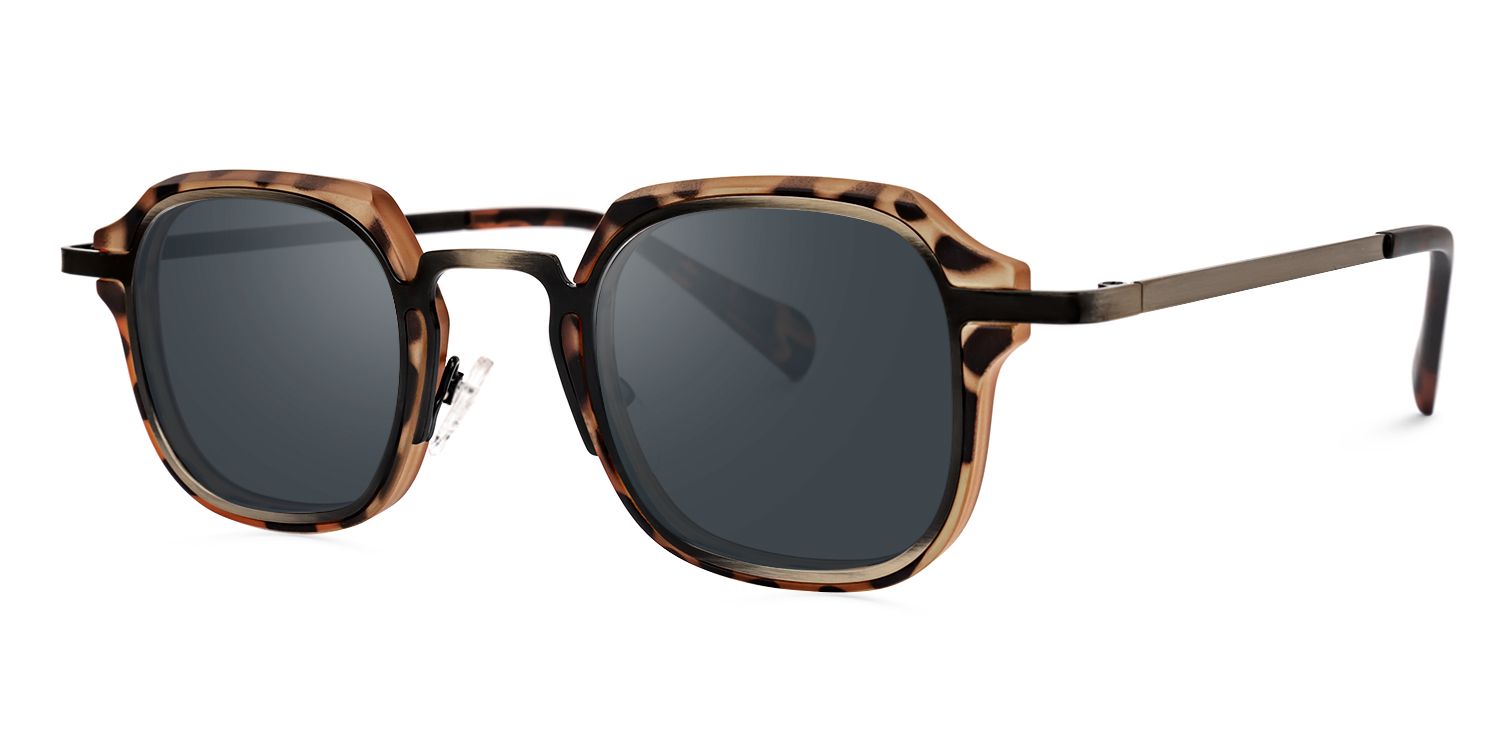 Delaware - Square Tortoise Sunglasses | Vooglam Front View