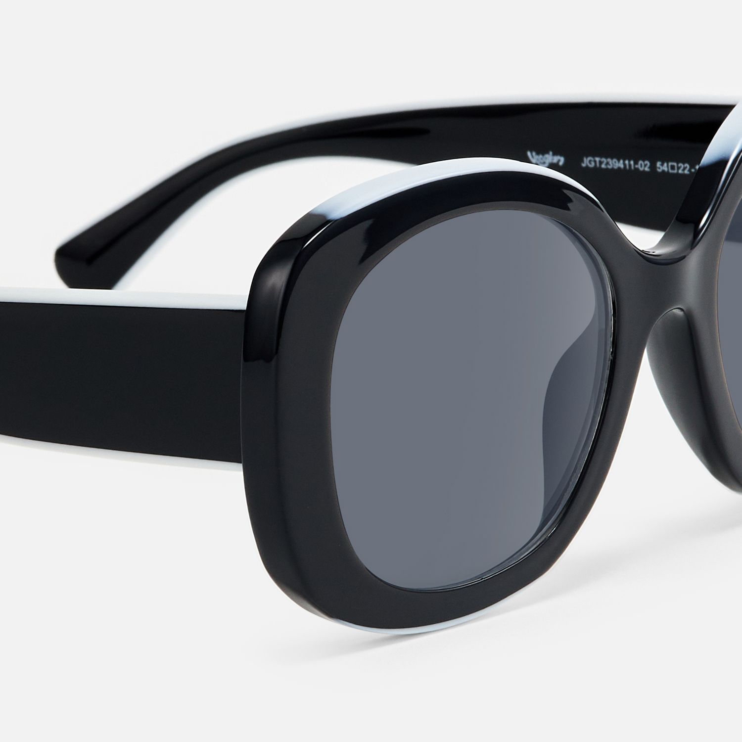 Athina - Oversized Black Round Frame Sunglasses | Vooglam Design Details