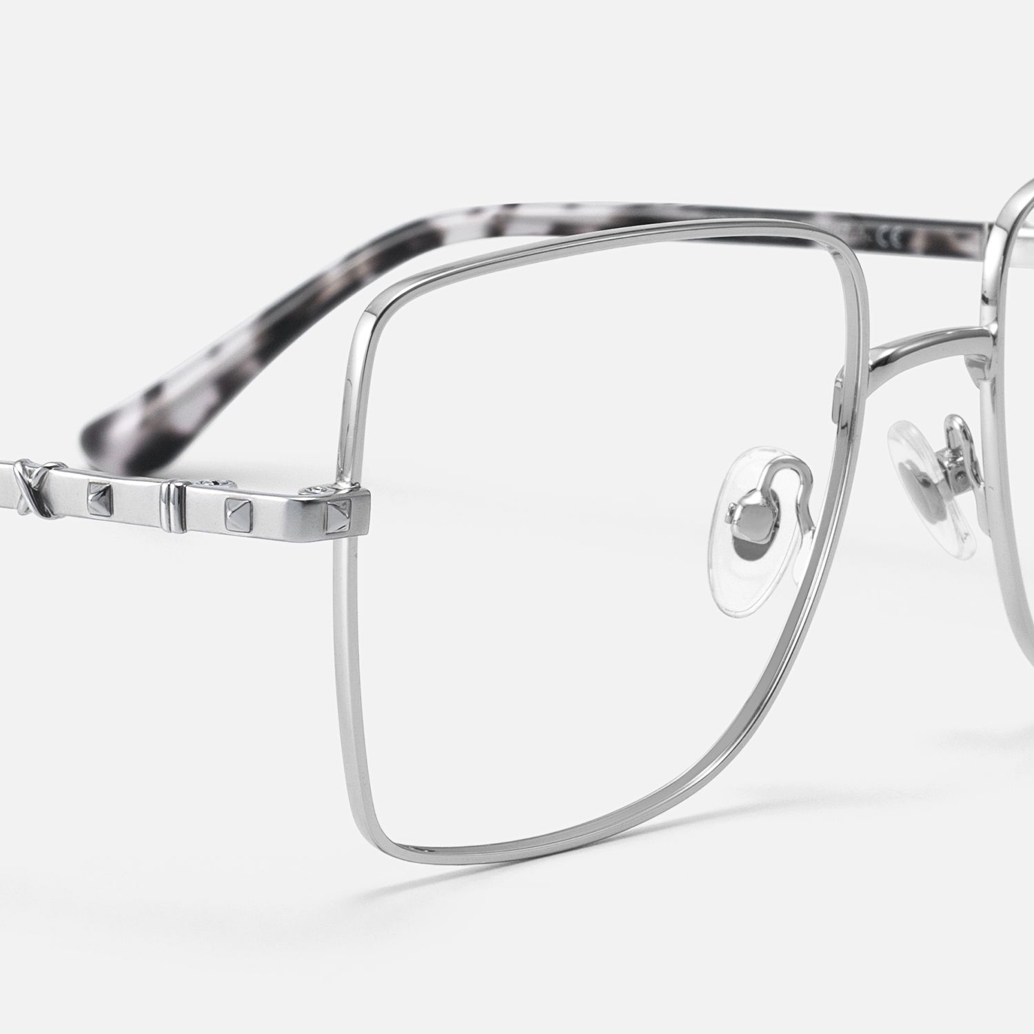 Devereux - Thin Metal Square Silver Eyeglasses | Vooglam Design Details
