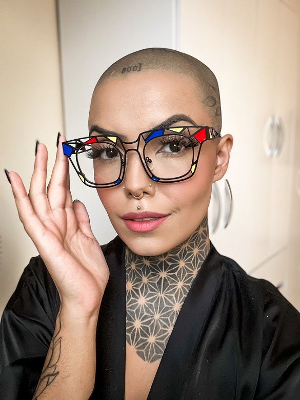 Vooglam review from carolvilarica: They are extremely durable, comfortable, and I don't worry about having to be super gentle with them. If you want something bold & noticeable, these are it! Love my glasses.
