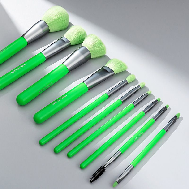 10pcs Green Makeup Brush Set Cosmetics Brushes Powder Eyeshadow Makeup Brushes | Vooglam Front View