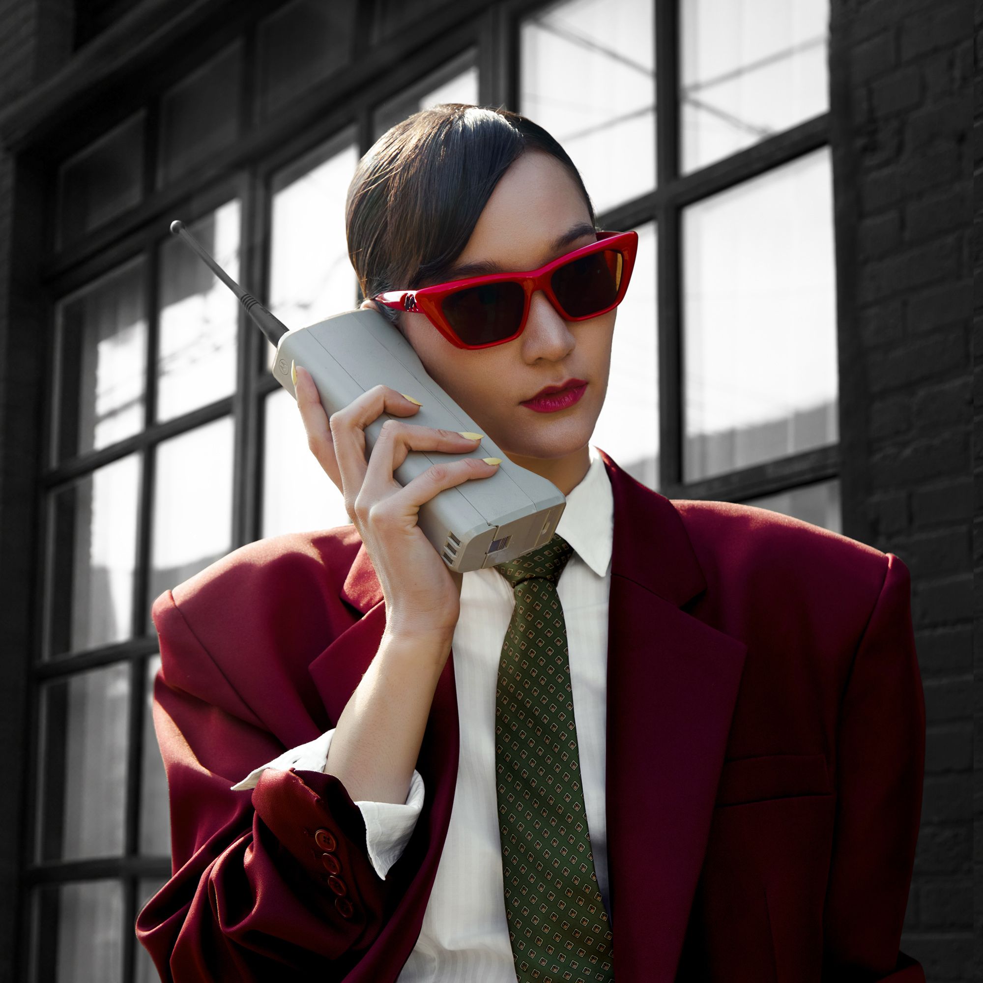 Explore the design story of Meguro - Amber Tint TR90 Puffy Red Sunglasses | Vooglam