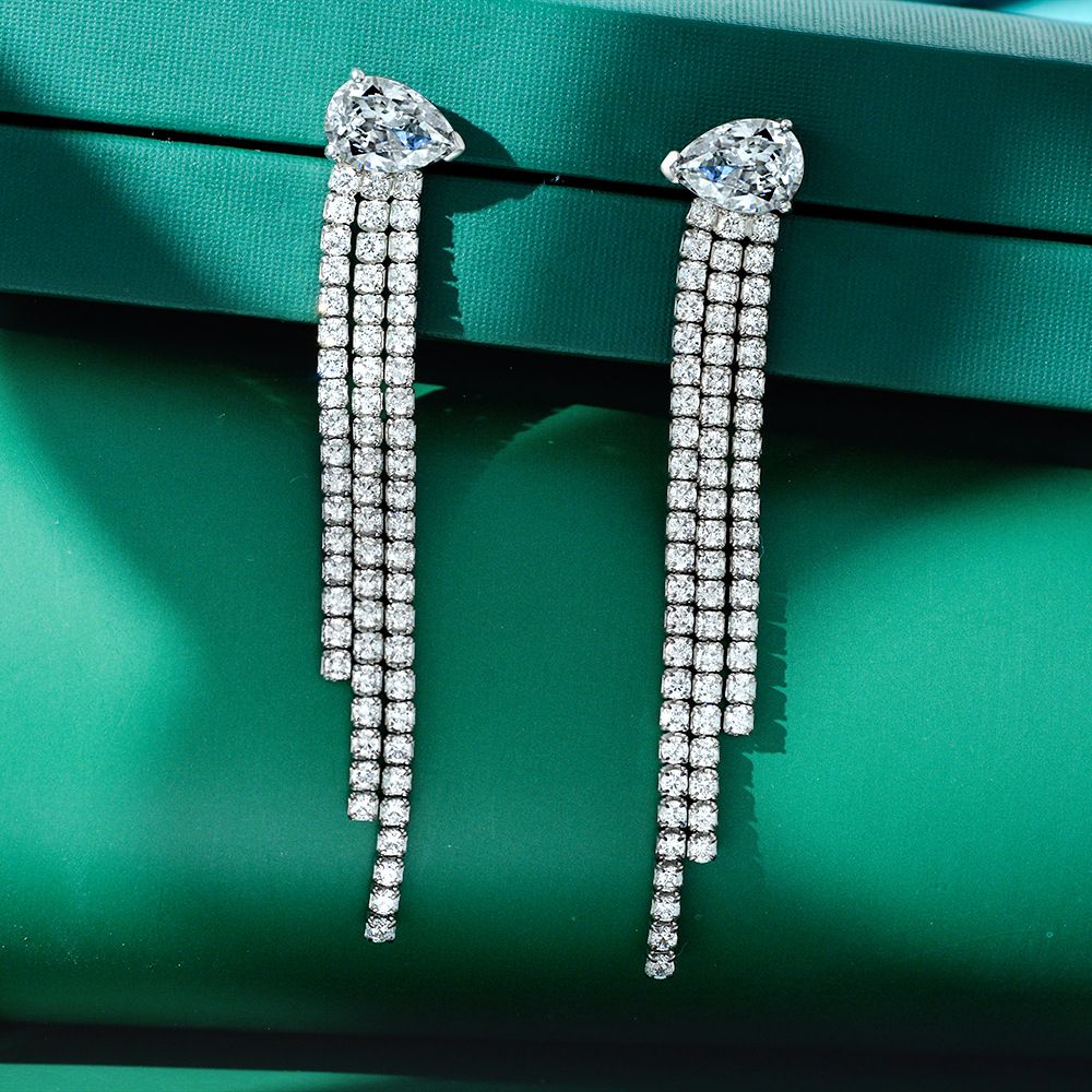 Sparkle Diamond White Waterdrop Pierced Earrings by Vooglam - On Model