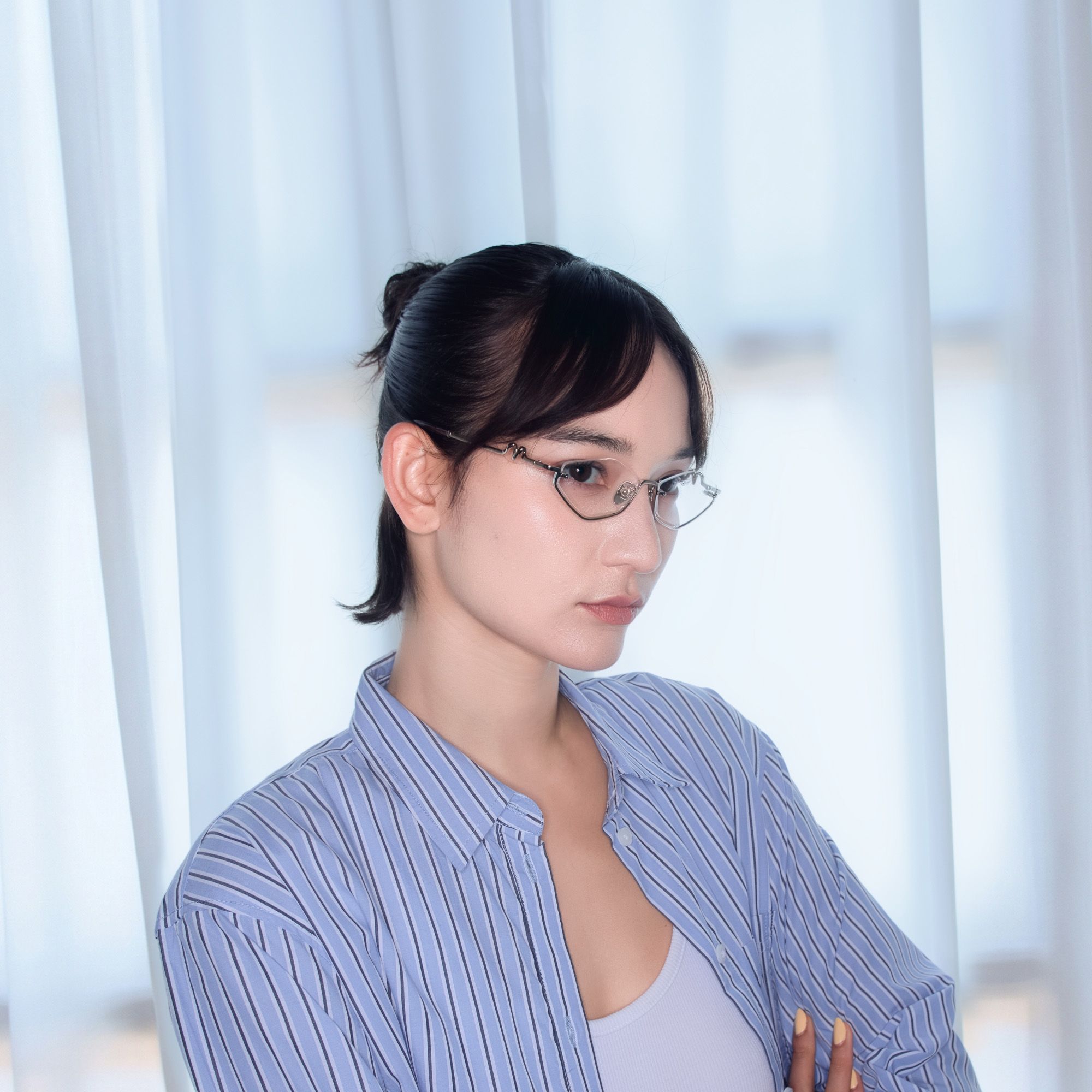 Niseko - Silver Diamond Shape Bottom Rim Glasses | Vooglam On Model 1