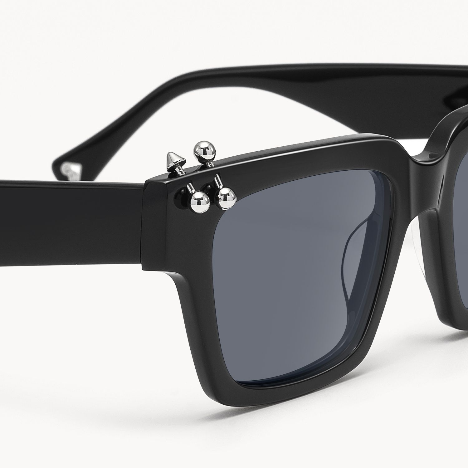 PIERCE - Sleek Square Black Sunglasses | Vooglam display picture 3