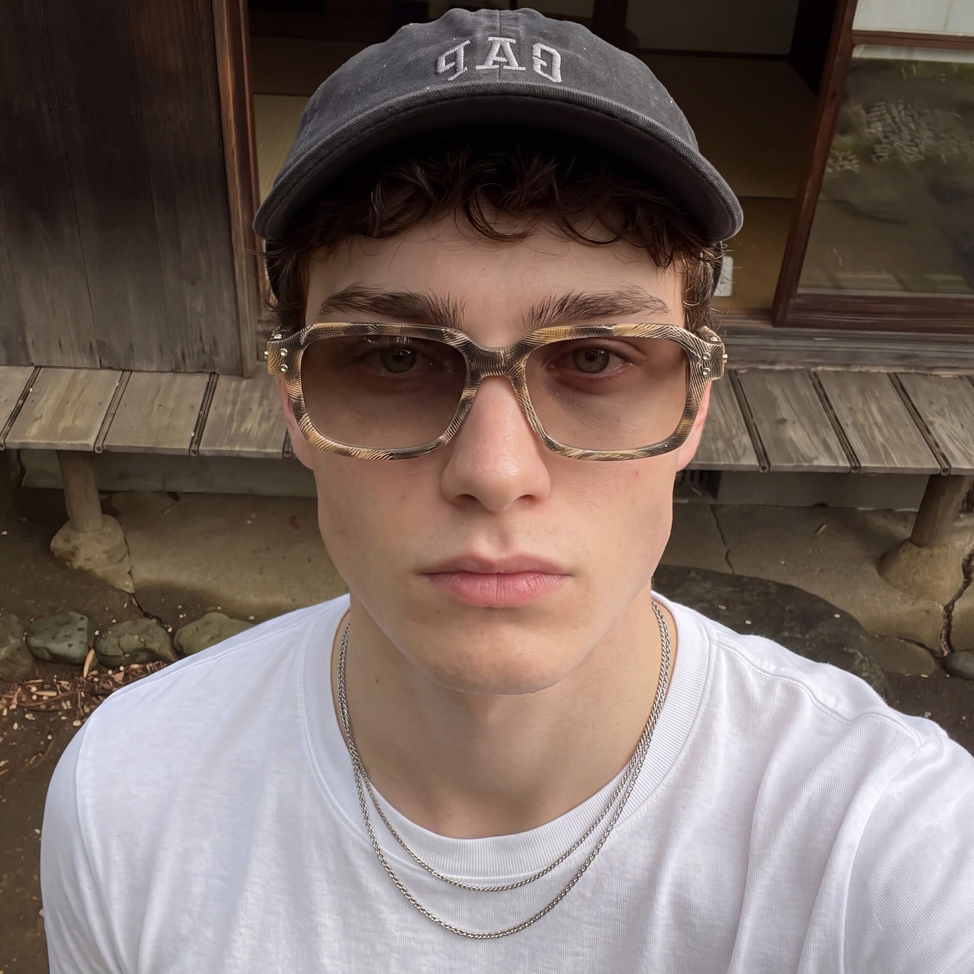 Vooglam Street Style in Real Life: Anacortes - Silver Mirrored Horn Rim Guitar Shades by Vooglam