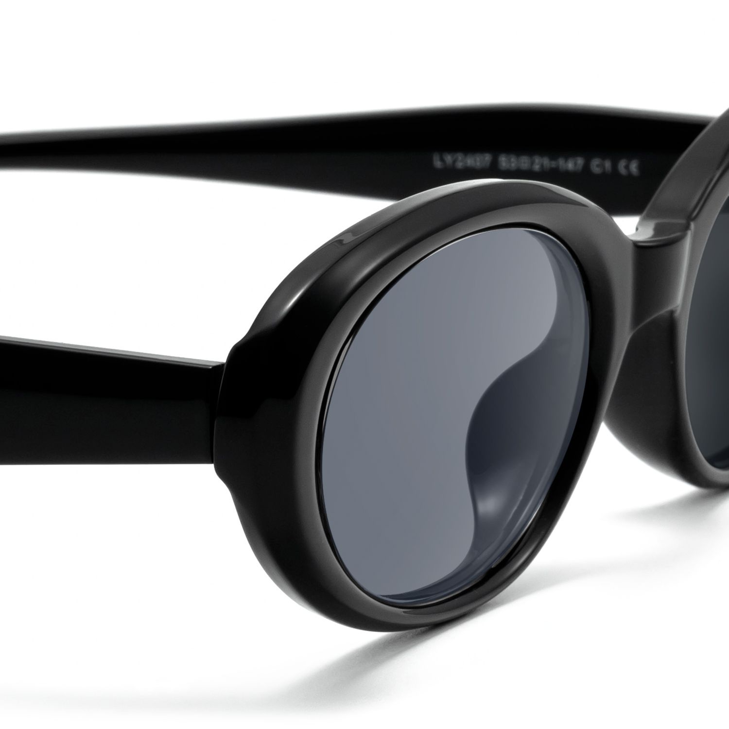 Nimbus - Cat Eye Black Sunglasses | Vooglam Design Details