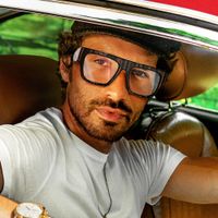 Wandrea - Aviator Brown Eyeglasses | Vooglam On Model